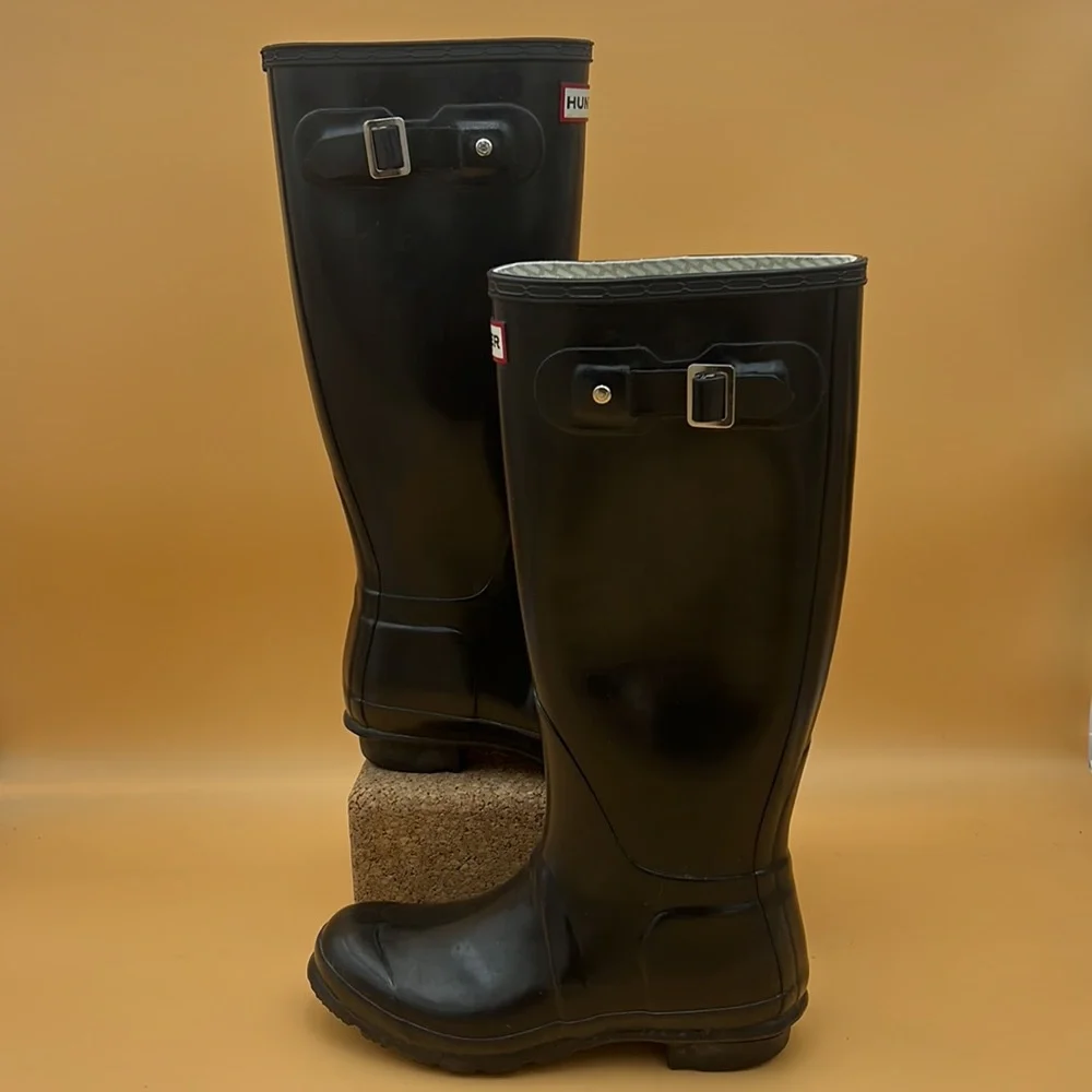 ✨🖤Tall  Gloss Black rain 👢 Boots Size 6M/7F 🧦socks size Large - Picture 6 of 13